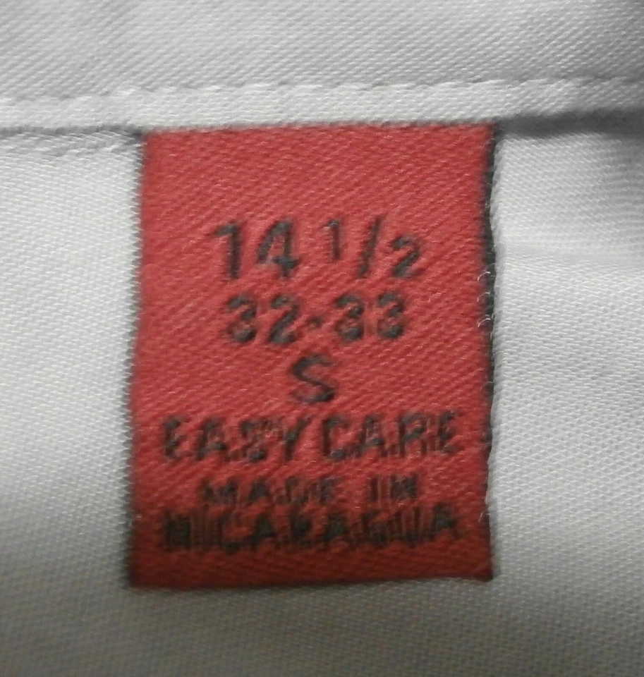 Camisa de vestir ajustada de rendimiento con botones Alfani para hombre | Gris liso, 14,5 32-33 Foto 3 de 3