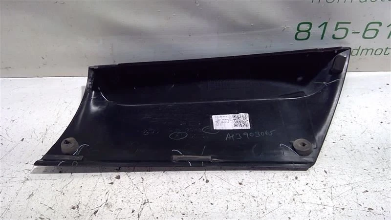 2018-2021 FORD ECOSPORT MOLDURA TRASEIRA DIREITA QUARTO PILAR FABRICANTE DE EQUIPAMENTO ORIGINAL GN15-N29148-AEW - Imagem 2 de 4