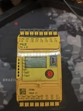 Pilz PNOZMB0772100 controllers - Yellow