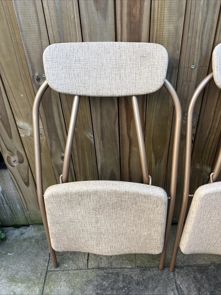 LOTE DE 2 SILLAS PLEGABLES COSCO MODERNAS DE METAL STYLAIRE MID CENTURY BRONCEADO 1 NUEVAS CON ETIQUETAS Foto 4 de 4