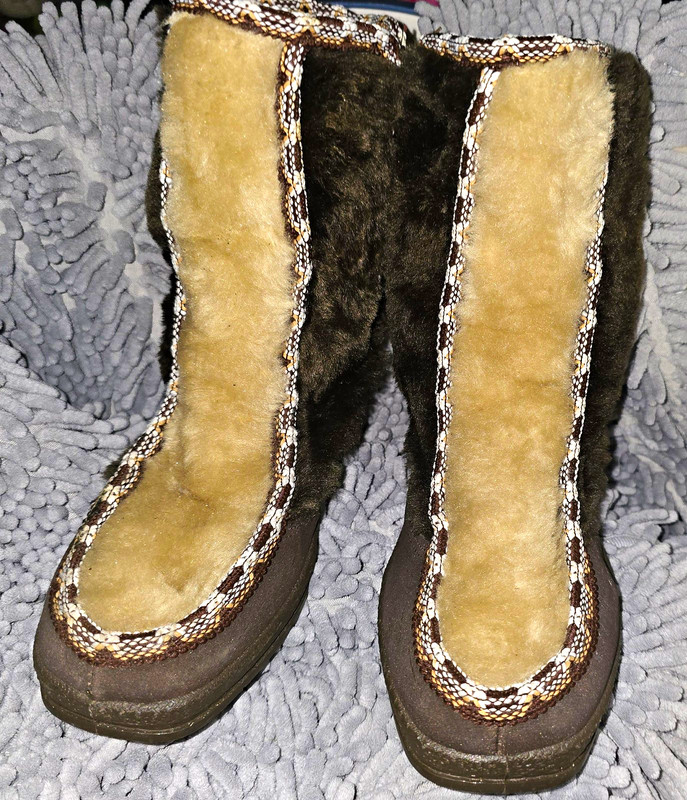 Vintage Snowland Women’s SlipOn Faux Fur Lined Snow Boots Rubber Sole US 6