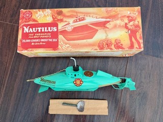 Sutcliffe Nautilus Submarine. 20 000 Leagues Under the Sea Boxed Complete Works