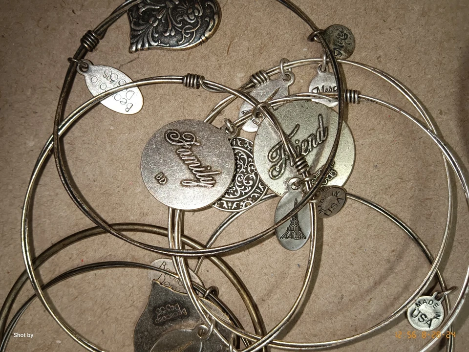 Lote Pulseras Diseño Beaucoup Gran Lote Múltiples Diseños 23ozs Foto 2 de 4