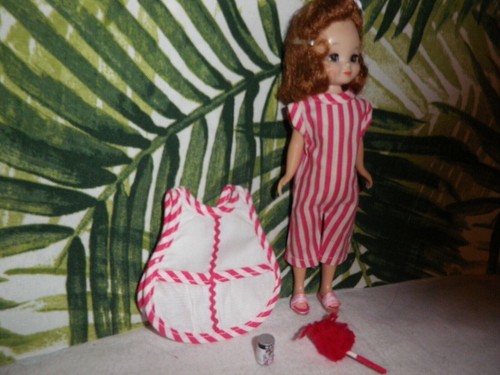 SIN MUÑECA-1957, BetsyMcCall Mommy's Helper, con sandalias, fregona antipolvo, limpiador, arco para el pelo, #27 - Imagen 3 de 12