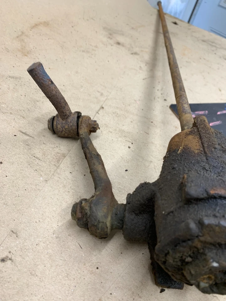 Chevrolet Corvair STEERING COLUMN BOX SHAFT ASSEMBLY CORSA MONZA 1965 5-1/4 TRNS - Image 2 of 4