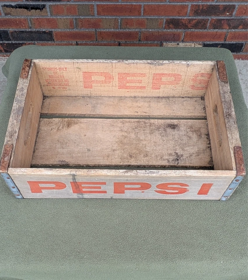 CAJA DE MADERA PEPSI COLA VINTAGE muy limpia. 18" x 6" aprox. Foto 4 de 4