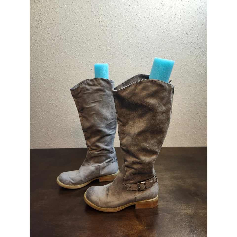 Old Navy Women's Gray Suede Buckle Detail Knee High Riding Boots Size 8 - Image 3 of 4