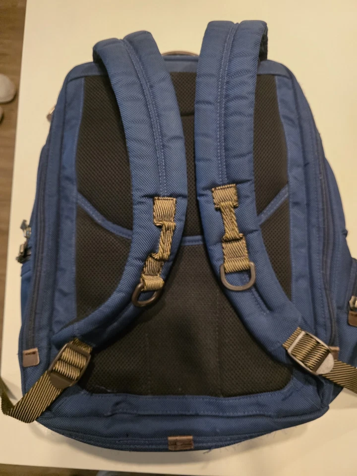 Tumi Alpha Bravo Kingsbill Genuine Leather Dark Blue CC - Image 2 of 4