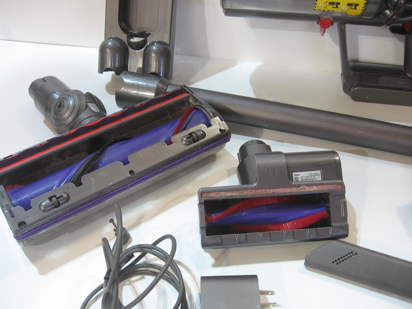 Dyson Cyclone V10 Total Clean+ Cordless Stick Vacuum Cleaner w/Tools