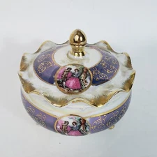 Trinket Dish 3 Footed Scalloped Lid Fragonard Courting Couple Victorian Artwork