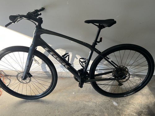 2022 Trek FX4 (Sport Carbon 4) Size 