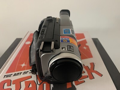 SONY DCR-TRV110E DIGITAL 8 CAMCORDER (Digital 8 Hi8 8mm Video 8