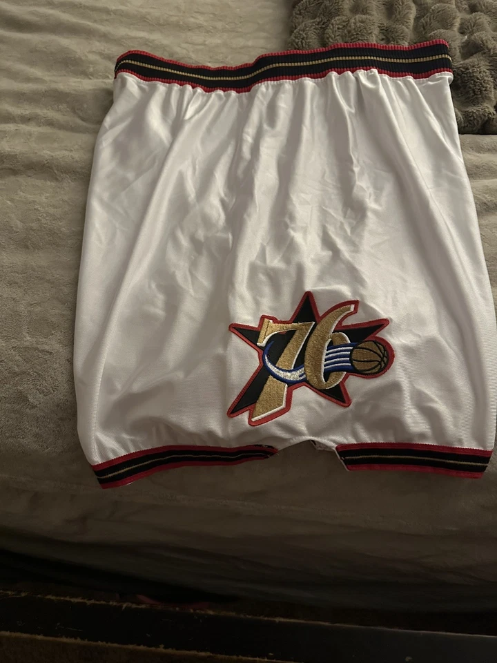 Authentic Philadelphia 76ers Allen Iverson #3 Game Issued worn White Shorts 46 - Image 3 of 4