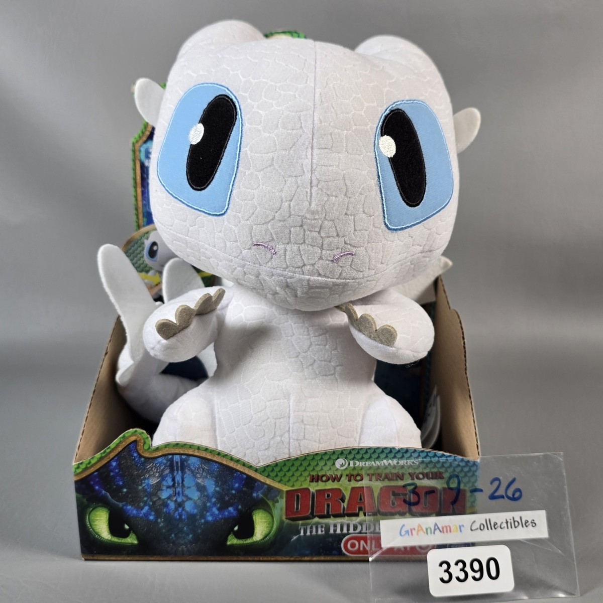 Dreamworks Dragons Squeeze & Growl LIGHTFURY 10-Inch Plush Dragon