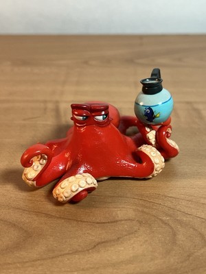 Finding Dory Disney Pixar Plastic Figure Hank the Octopus w/Dory In Coffee Pot 