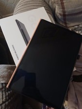 Samsung Galaxy Tab S8 Ultra SM-X900 512GB Table Bundle pen and 2 cases. 