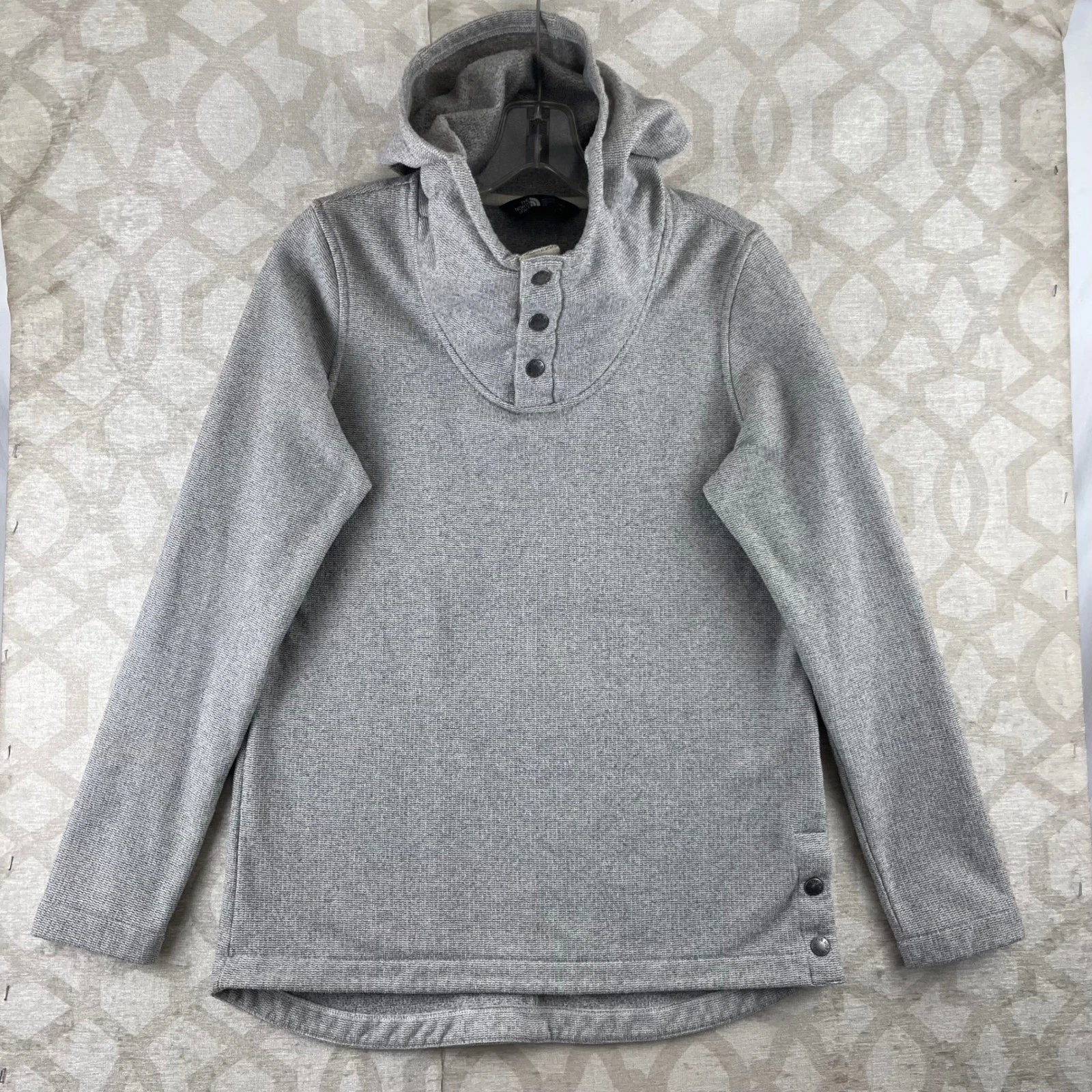 The North Face Hooded Pullover Womens Small Gray Fleece Sweater Knit Side Snap