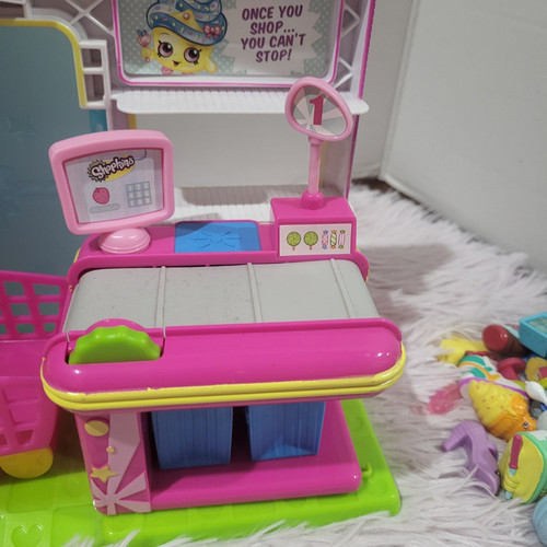 Tienda de comestibles Shopkins Small Mart y bonito refrigerador N Icy lote mixto con accesorios - Imagen 4 de 24