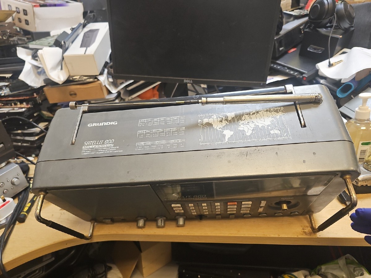 Radio Grundig Satellit 800 Millennium - FM, SW, AIR - Testée, Comme Neuve