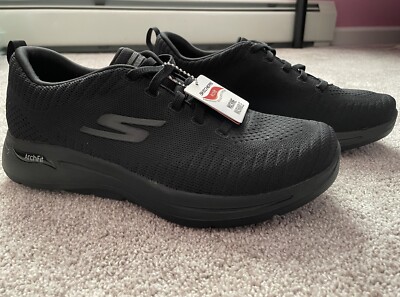 NWT Skechers GOwalk Arch Fit Mens Extra Wide Black Sneakers 