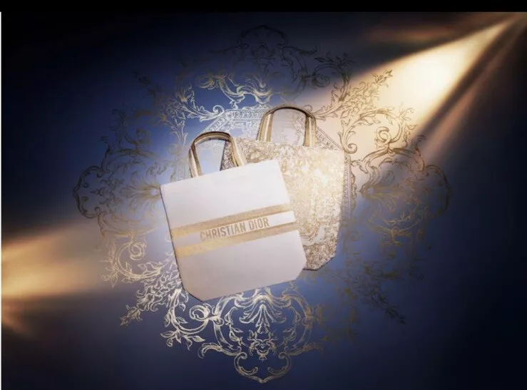 Sac fourre tout DIOR 2023 JARDIN de RÊVES nouveauté vacances cadeau VIP blanc ivoire JP neuf