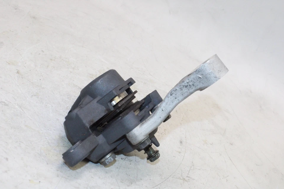 2006 SUZUKI GS500F PINÇA DE FREIO TRASEIRA FABRICANTE DE EQUIPAMENTO ORIGINAL COM SUPORTE DE MONTAGEM - Imagem 3 de 4