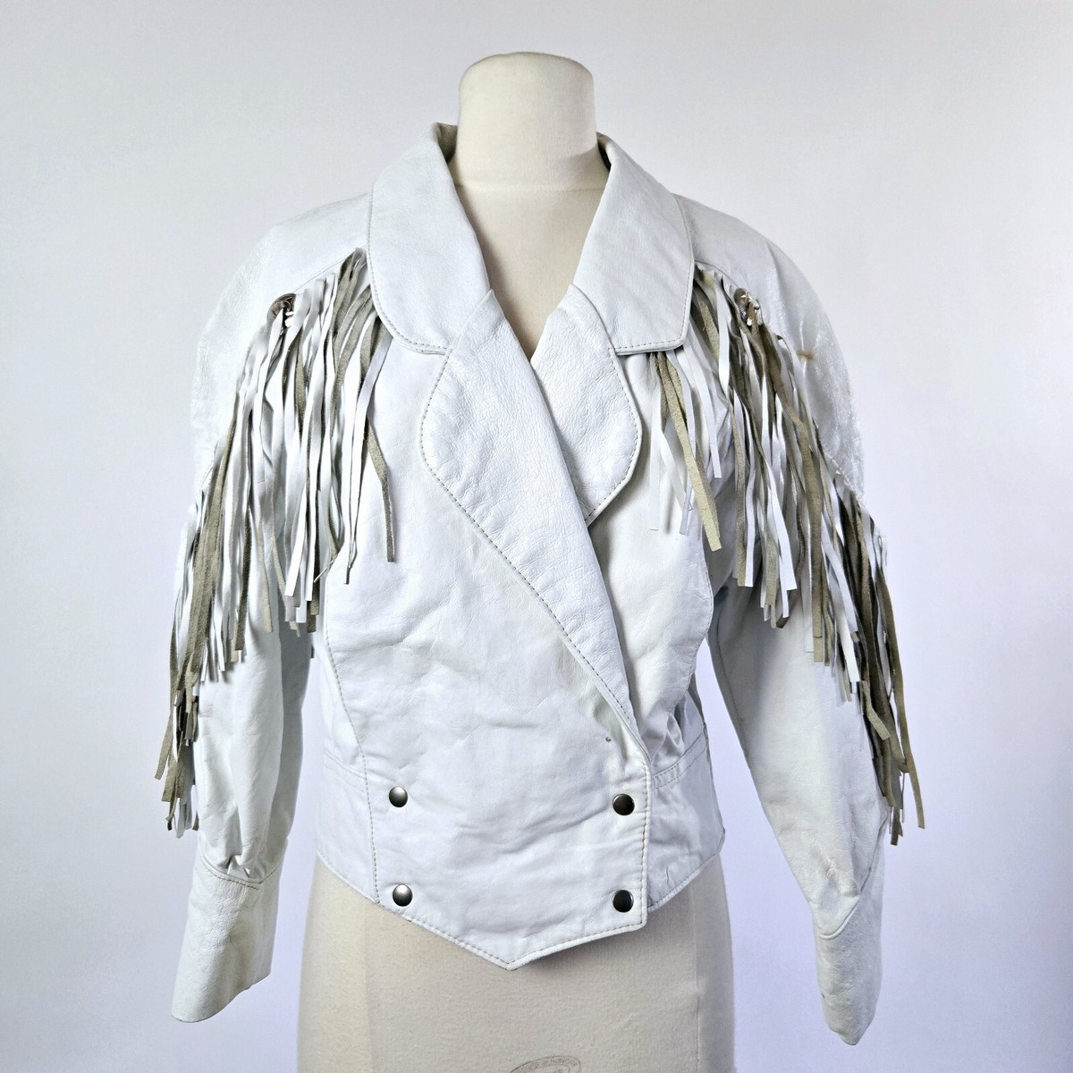Vtg 80s Phoenix White Leather Cropped Tassel Fringe Concho Vtg 80s Phoenix White Leather Cropped Tassel Fringe Concho