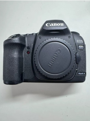 Canon 5D Mark II 21 1MP Body Only Professional DSLR 95% New Excellent Condition