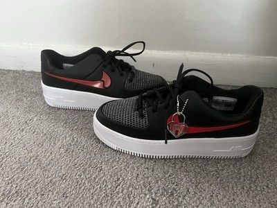NIKE LIMITED EDITION HEARTBREAKER AIR FORCE ONE *NEW* SIZE 8.5 VALENTINES DAY