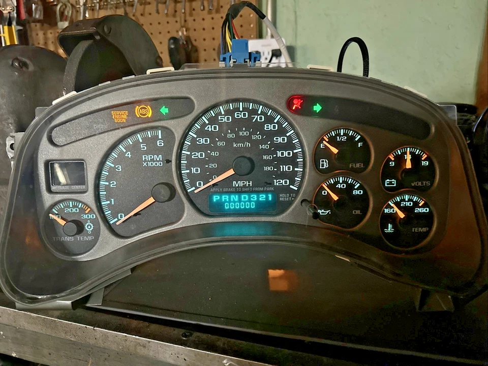 GMC Chevy Denali Yukon Sierra Tahoe Silverado 1999-2002 programa de kilometraje en clúster Foto 4 de 4