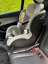 Britax Römer Dualfix M i-Size Kindersitz – 360° drehbar Britax Römer Dualfix M i-Size Kindersitz – 360° drehbar