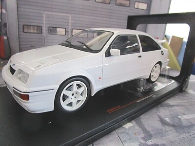 FORD Sierra RS Cosworth Coupe weiss white 1987 Homologation plain body IXO 1:18