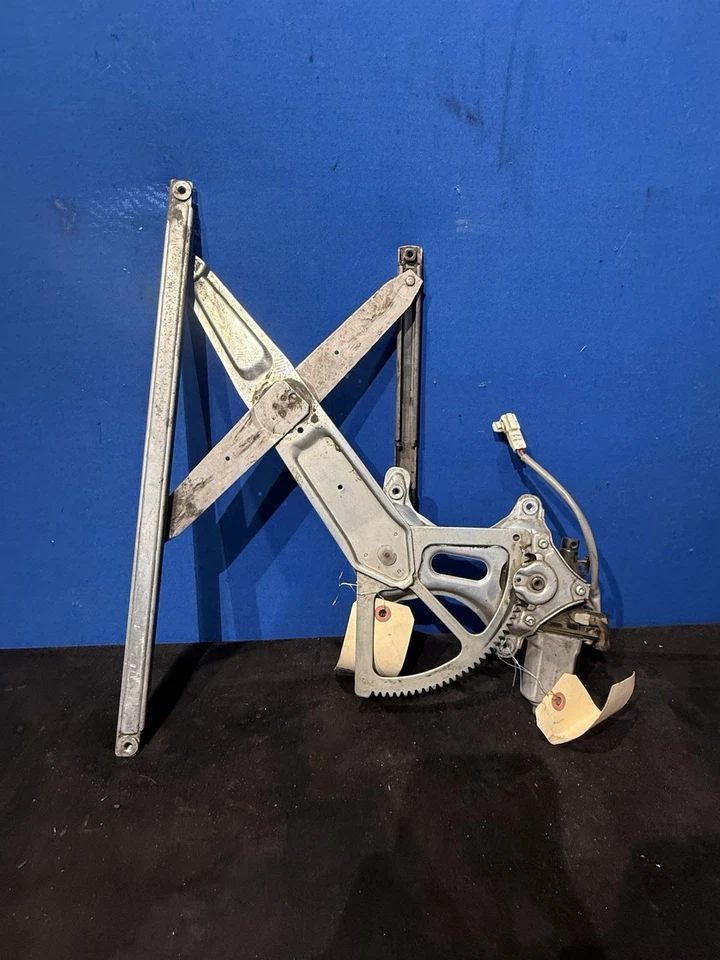 01 02 03 04 05 Lexus IS300 Passenger Front Right Window Regulator w/motor (BC22) - Image 3 of 4