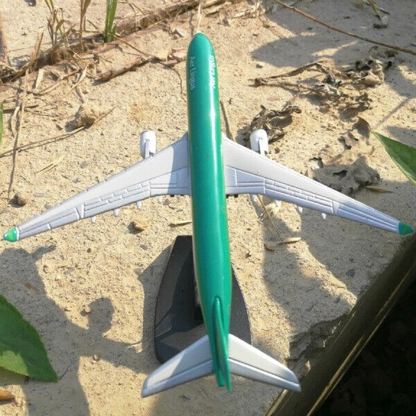 Modellino Aereo Diecast Lega 1:450 Airbus A330-300 Aer Lingus Da Collezione 14cm - Immagine 4 di 4