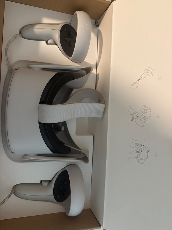 Meta Oculus Quest 256GB Virtual Reality Headset - White (OCQ128B)
