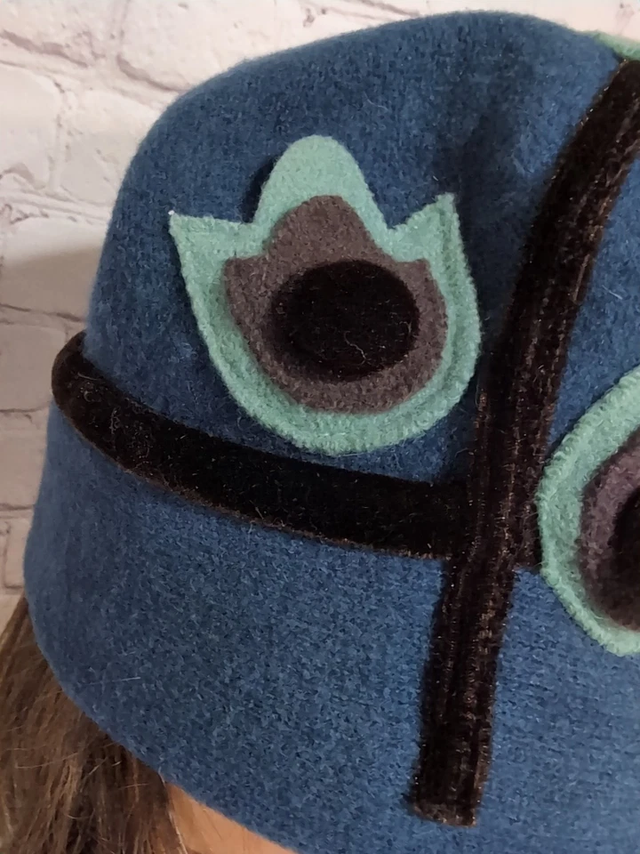 Mujer Asiático Ojo 100% Lana Azul Sombrero Fieltro Lana Terciopelo Borde Floral Apliques Arte Foto 2 de 4