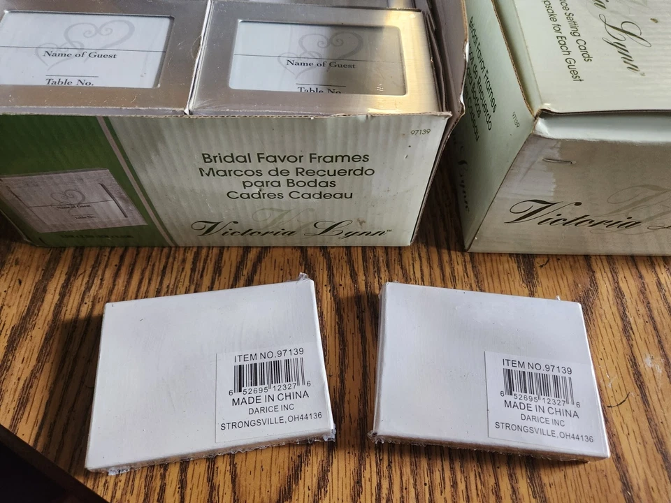 2 Cajas de Victoria Lynn Favores Nupciales Marco Recuerdos Para Mesa 48 Total Nuevo Foto 3 de 4