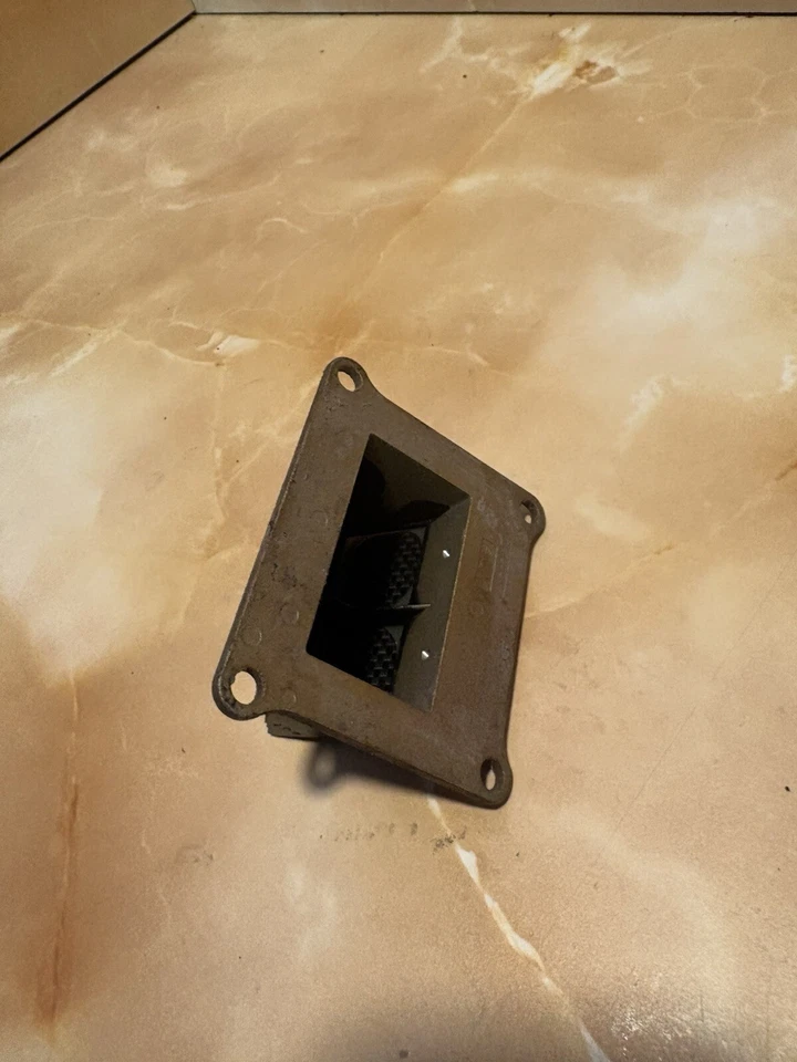 Yamaha YZ125 1996 1997 1998 1999 VÁLVULA DE CAÑA 4SS-13610-00-00 Foto 2 de 4