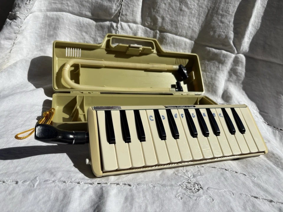 Teclado vintage Yamaha Pianica P-25B melódica com estojo e bocais Japão - Imagem 3 de 4