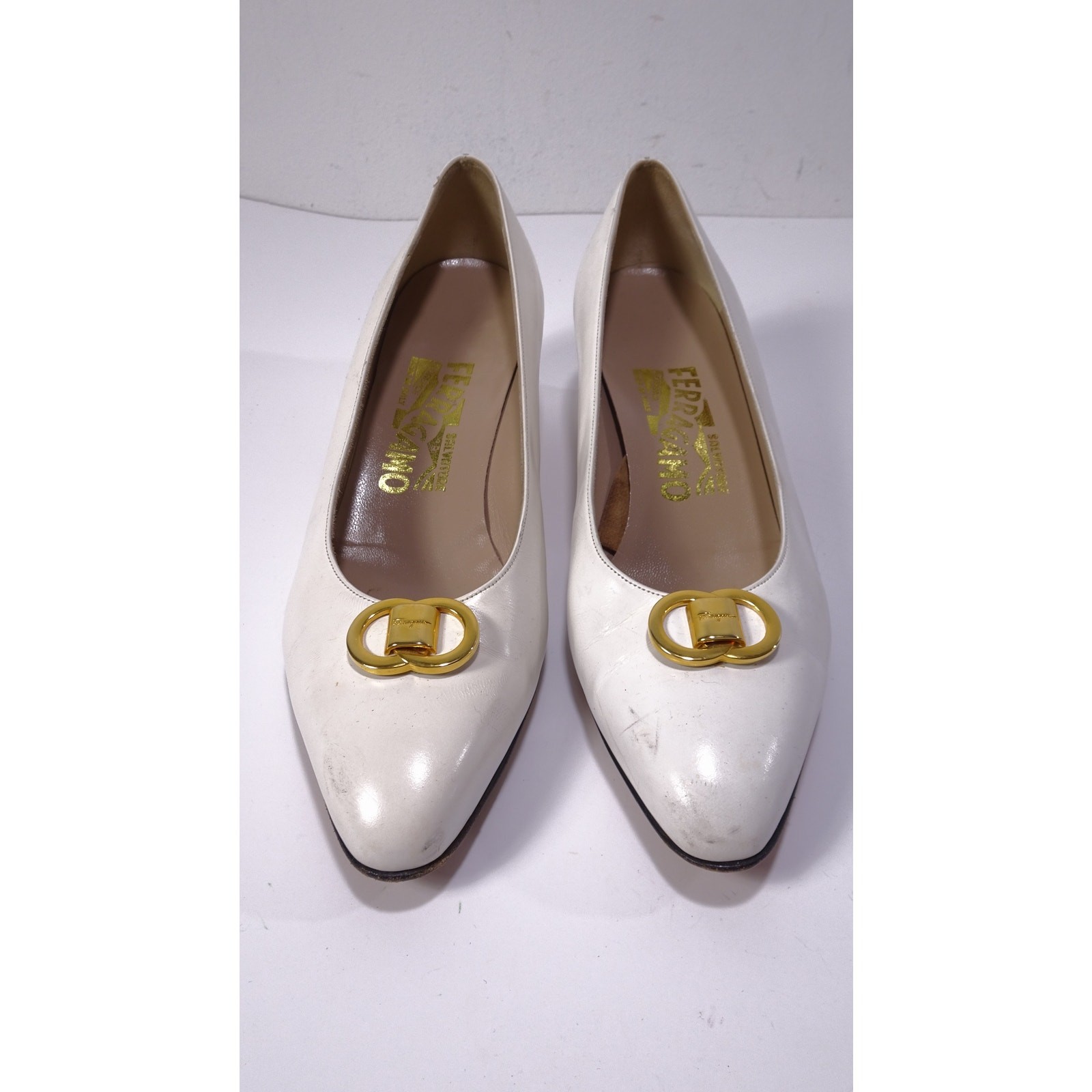 Vintage Salvatore Ferragamo Women's White Leather Gancini Link Low