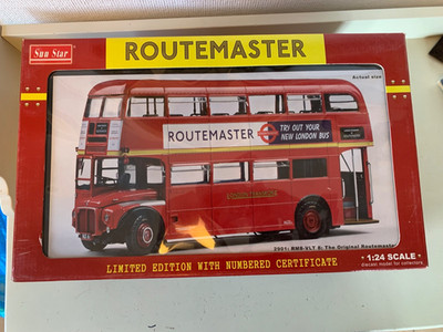 SUN STAR Routemaster Bus 2901 Maßstab 1:24 gebrauchtin der OVP