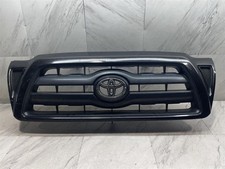2005 2008 Toyota Tacoma Grille Assembly Oem Front Center Grille