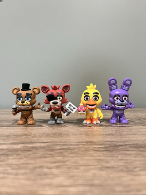 FNAF 10th Anniversary Mystery Mini Set Of 4 Freddy, Chica, Bonnie, Foxy