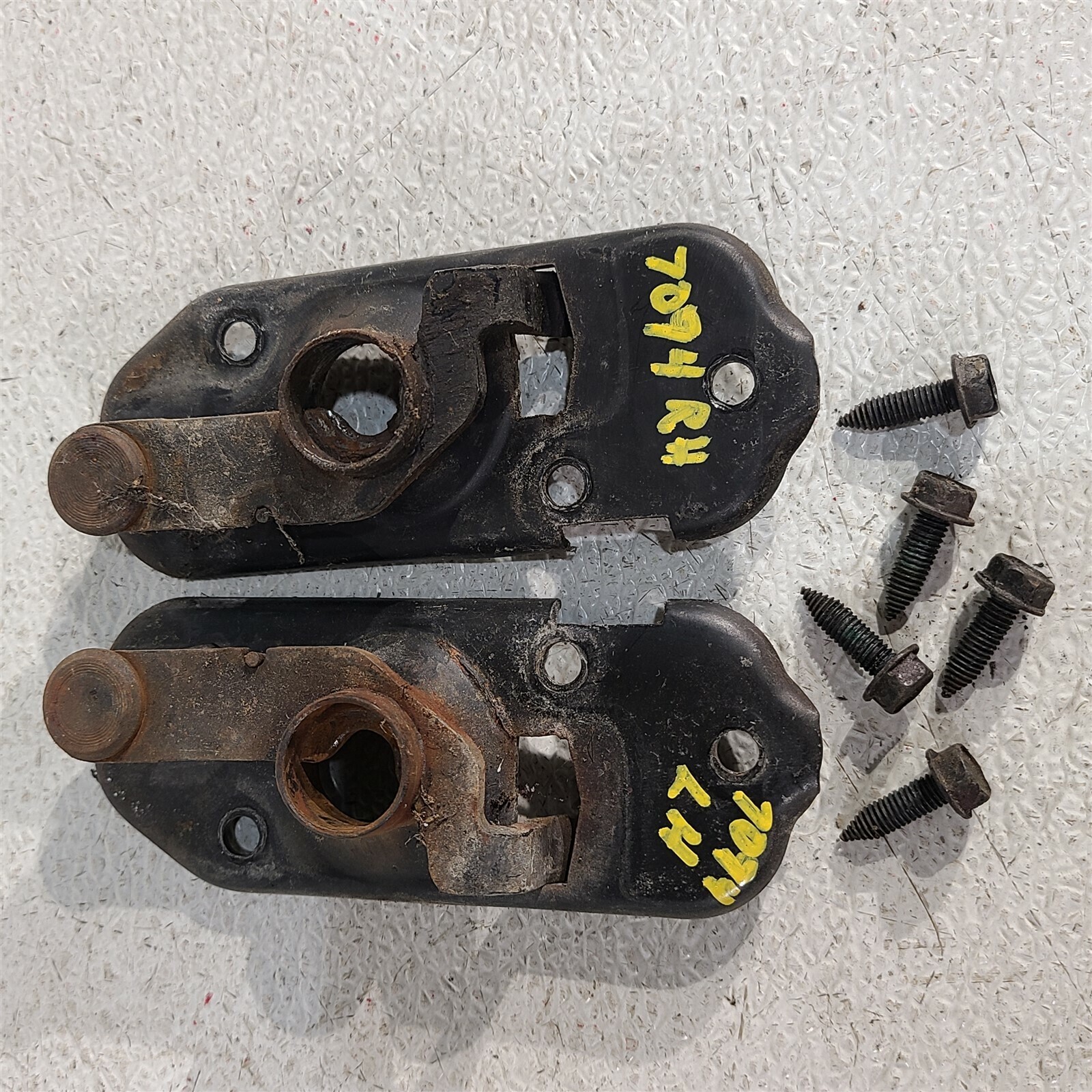 8496 Corvette C4 Hood Release Latches Catch Plates Lh Rh Aa7094 eBay