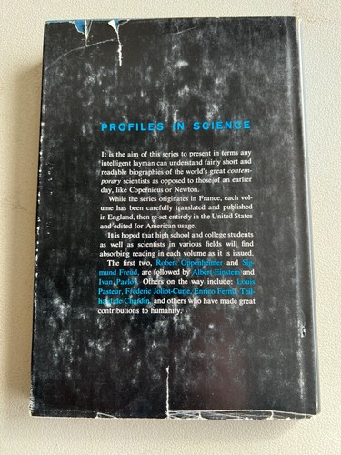Albert Einstein: The Man And His Theories, Hilaire Cuny Hardcover book - Picture 2 of 3