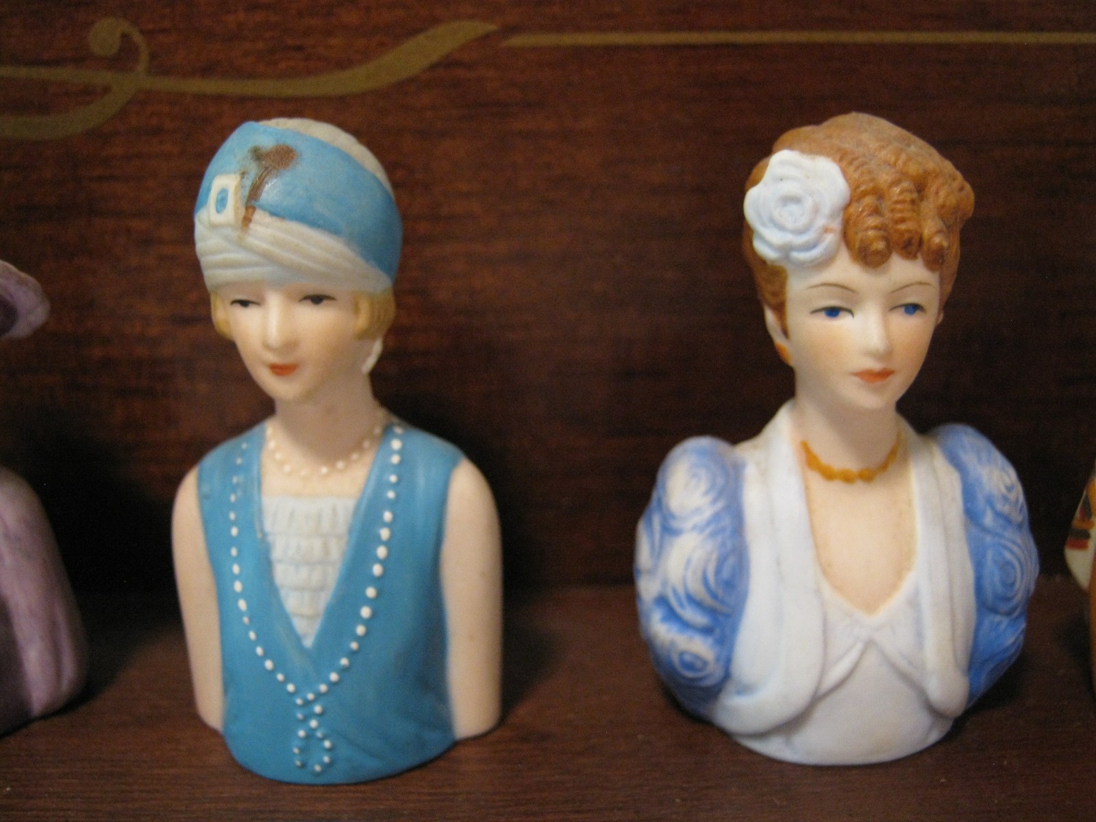 Vintage Avon American Fashion Thimbles (set of 7 ) and Mahogany Rack Display