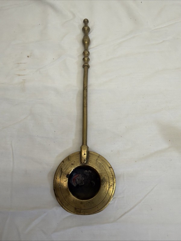 Antique Brass Ember Bed Warmer Coal Pan Long Turned Handle Fireplace Hearth Tool