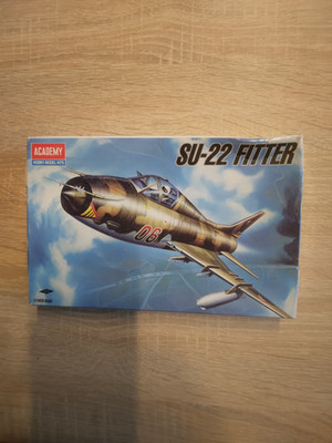 Academy SU-22 FITTER Bausatz 1:144 , komplett ,OVP