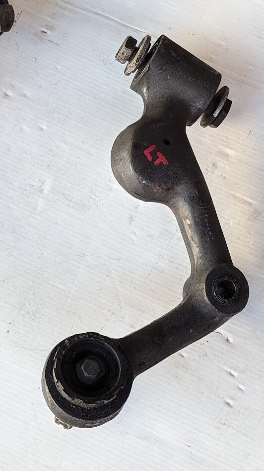 Rolls Royce Silver Shadow FRONT UPPER CONTROL ARM complete right and left UR1740