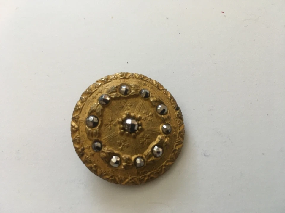 Fabulous Lot Of 5 Unusual & Rare French? Antique Buttons In Great Condition - Image 4 of 4